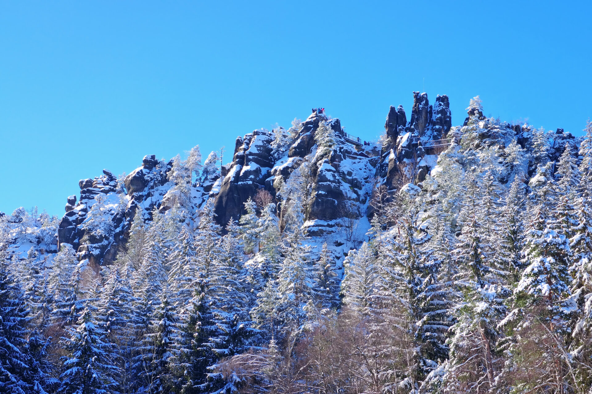 Zittauer Gebirge Nonnensteine Bei Jonsdorf Im Winter Mountains Nonnenfelsen In Zittau Mountains Near Jonsdorf In Winter With Many Snow